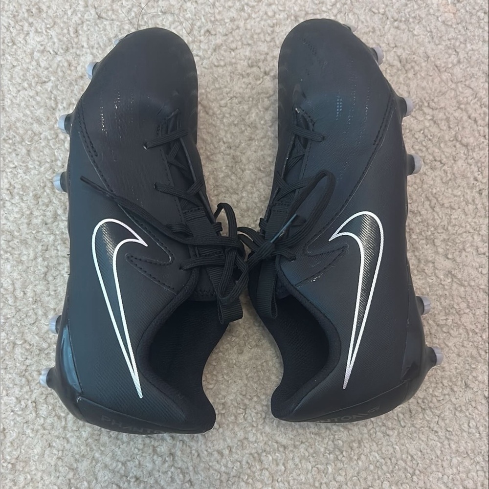 nike girls 4.5Y / women's 6 black outdoor soccer cleats